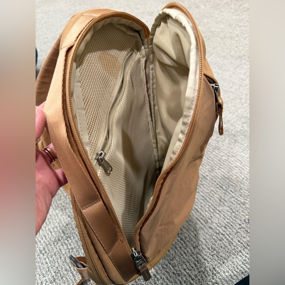 The North Face Crossbody - Picture 2 of 3